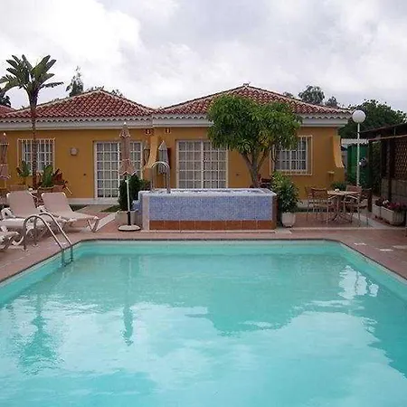 La Mirage Swingers-3